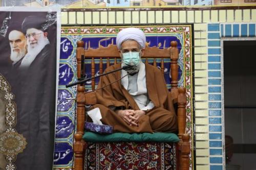 حرکت روی ریل انقلاب سبب پیشرفت می شود
