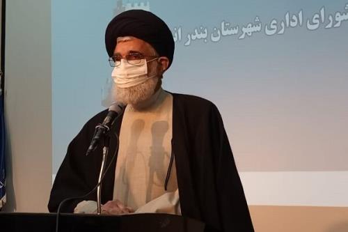 همه برای رفع کاستی ها و نابسامانی های انزلی کمک کنند