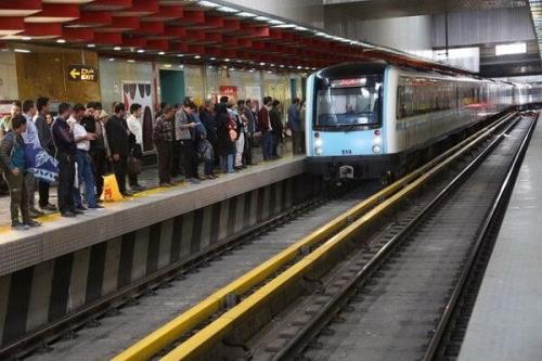 تاخیر در سرویس دهی خط یک مترو تهران به علت ورود بدون مجوز به حریم ریلی
