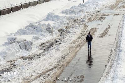 بارش نیم متری برف محور كیاسر را مسدود كرد